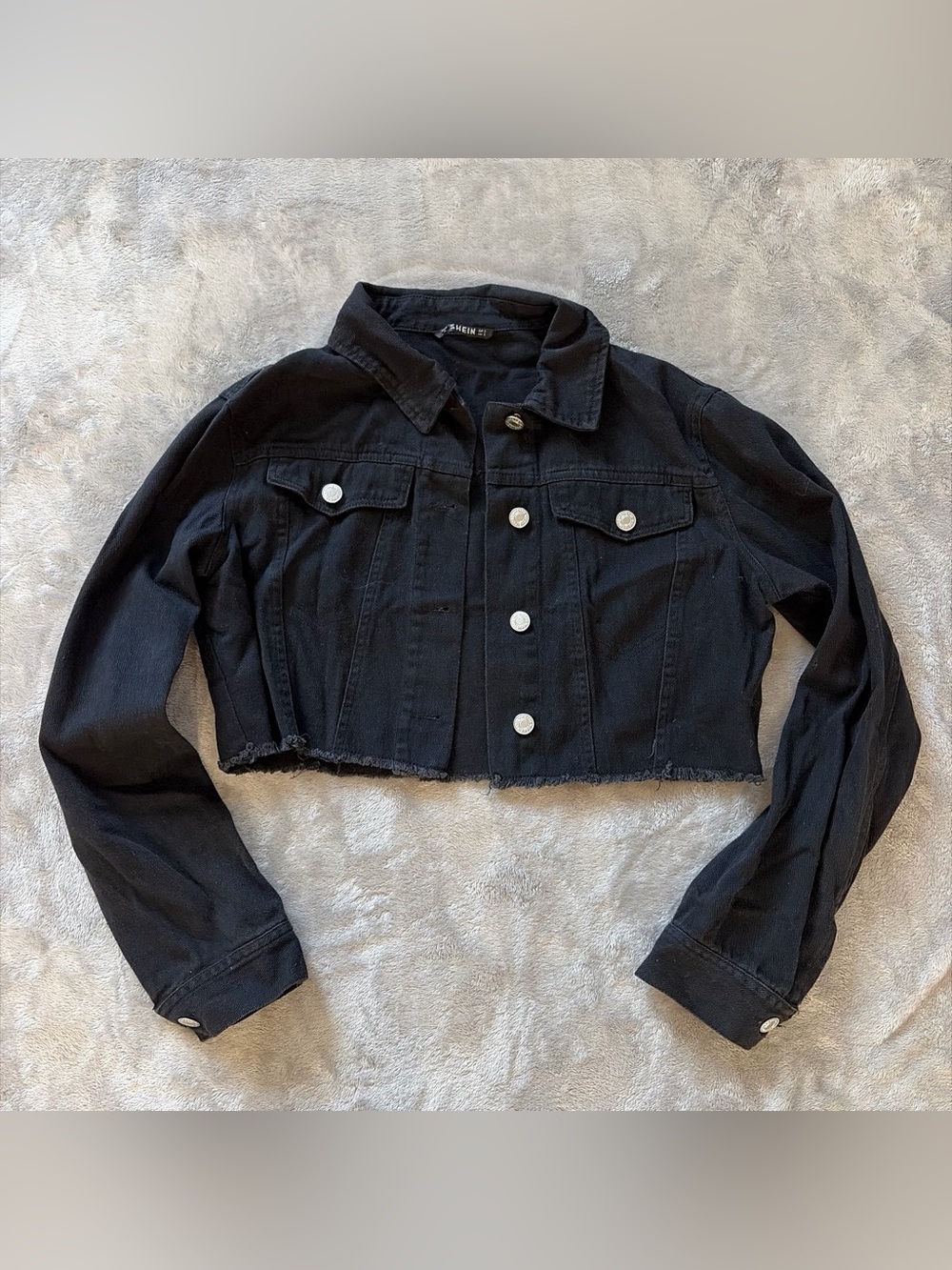 SHEIN Black Cropped Denim Jacket with Frayed Hem